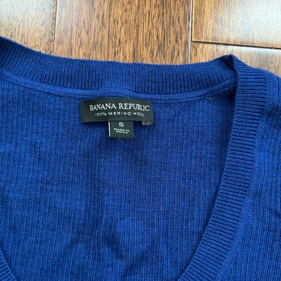 NWOT Banana Republic Royal Blue Merino Wool Sweater - Picture 3 of 8